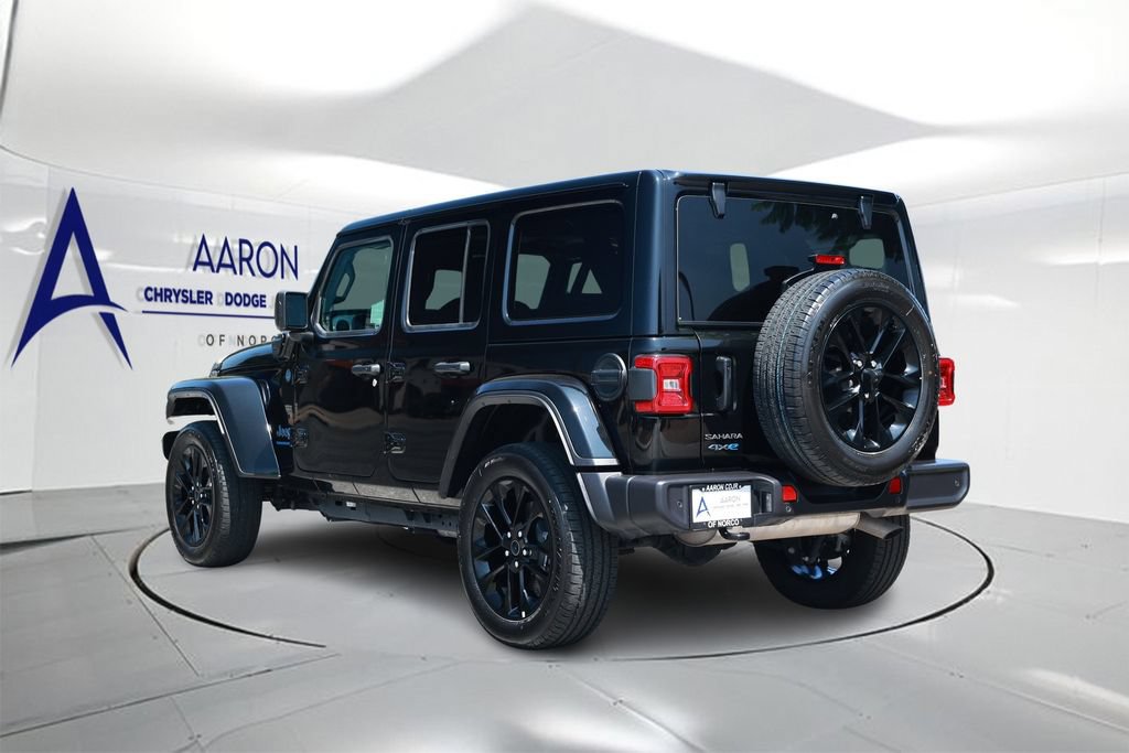 Used 2025 Jeep Wrangler Unlimited Sahara w/ Safety Group AWD/4WD image 2
