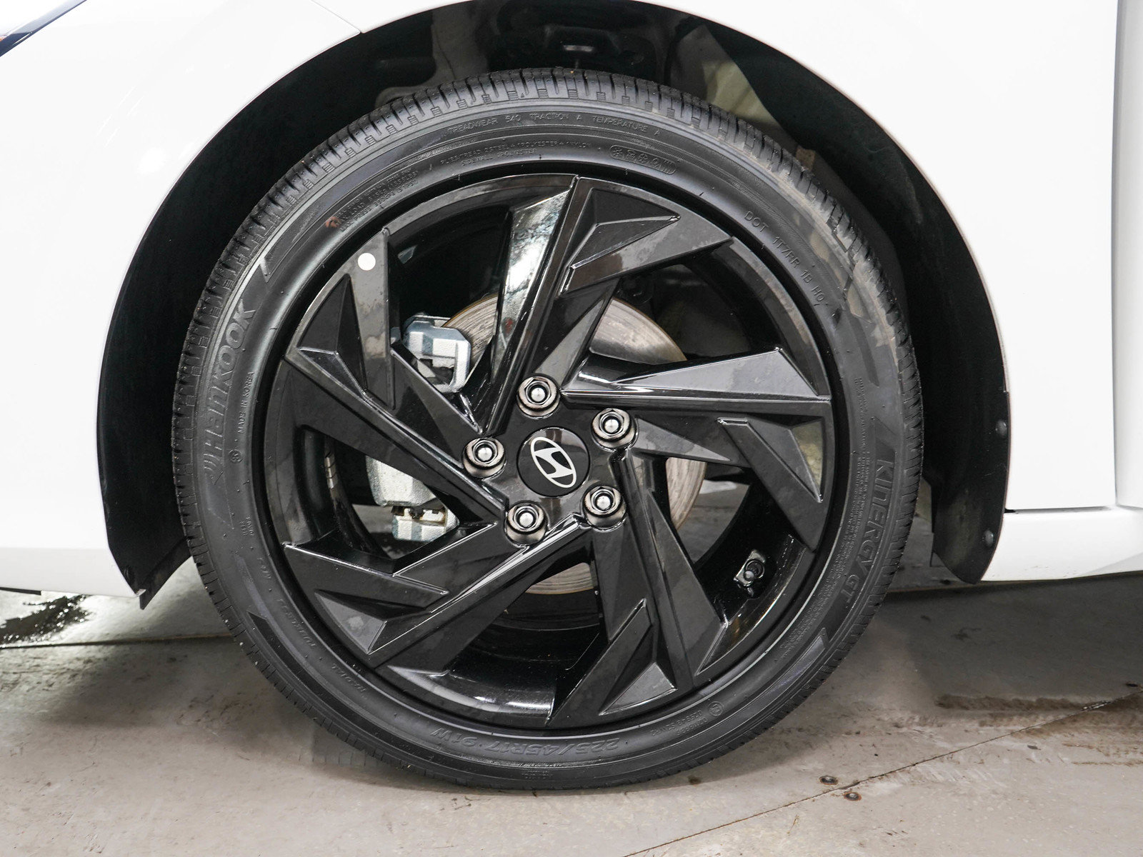 Certified 2026 Hyundai Elantra SEL Sport Premium FWD image 27