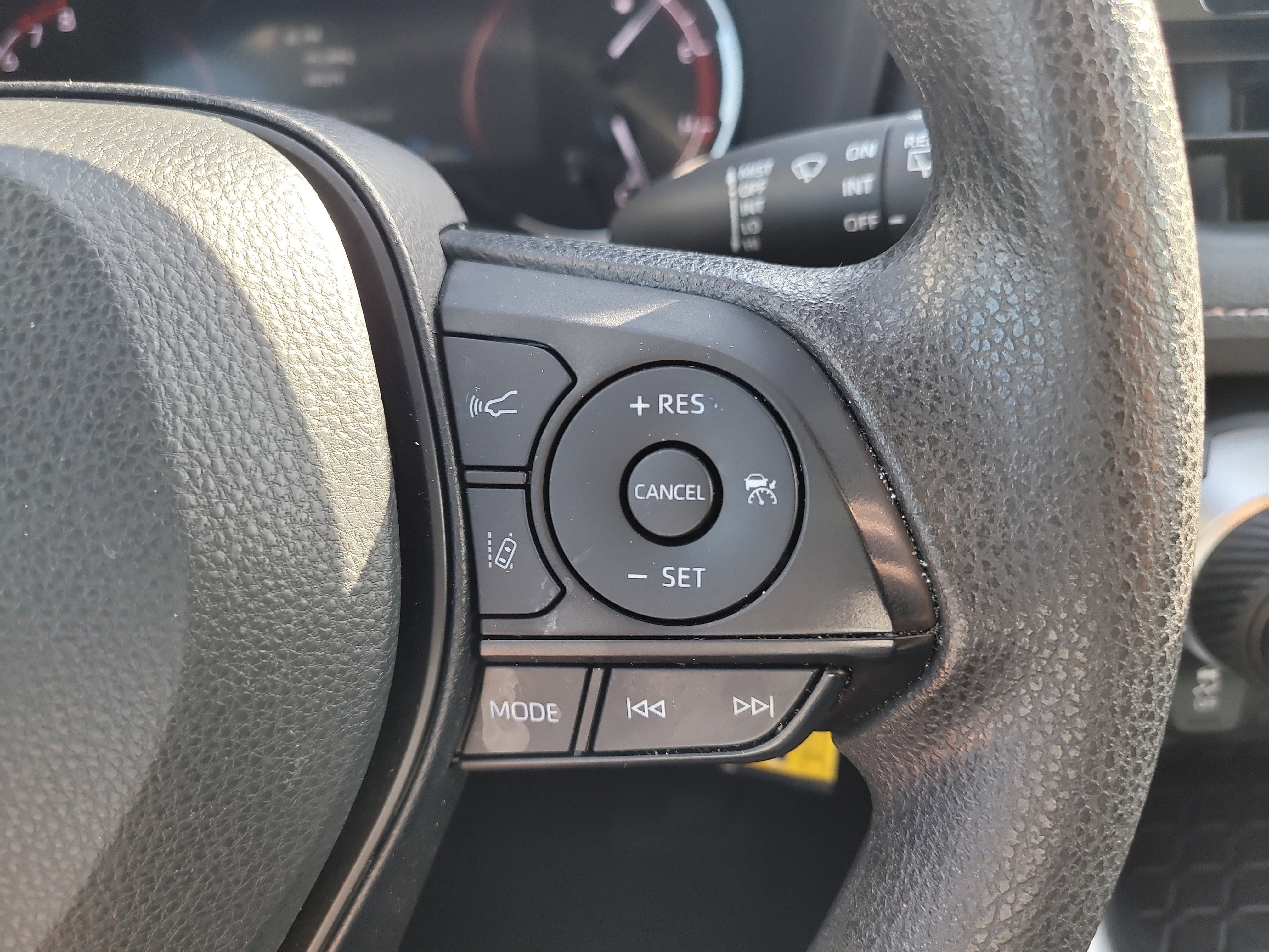 Used 2023 Toyota RAV4 LE image 28