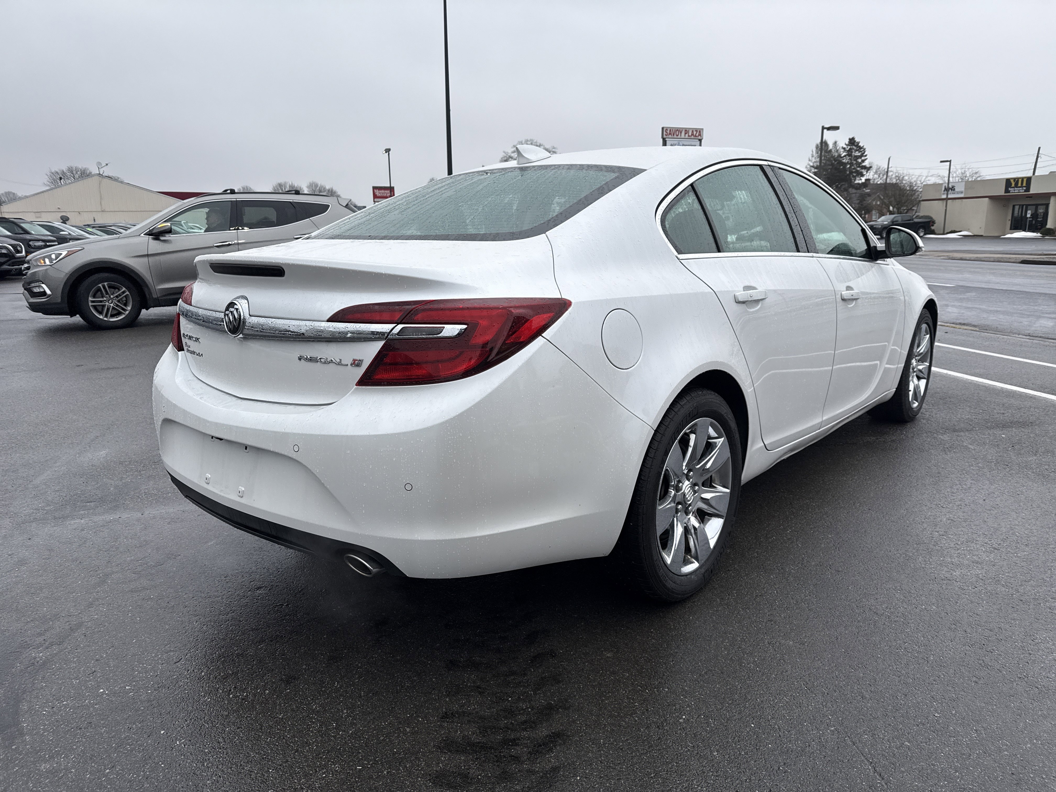 Used 2017 Buick Regal Premium image 3