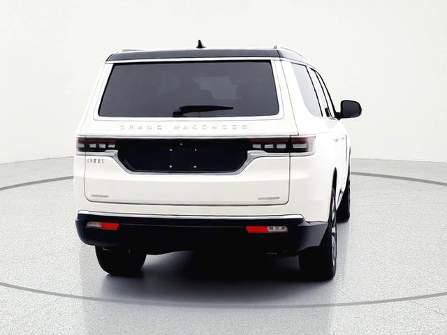 Used 2023 Jeep Grand Wagoneer Series II AWD/4WD image 13