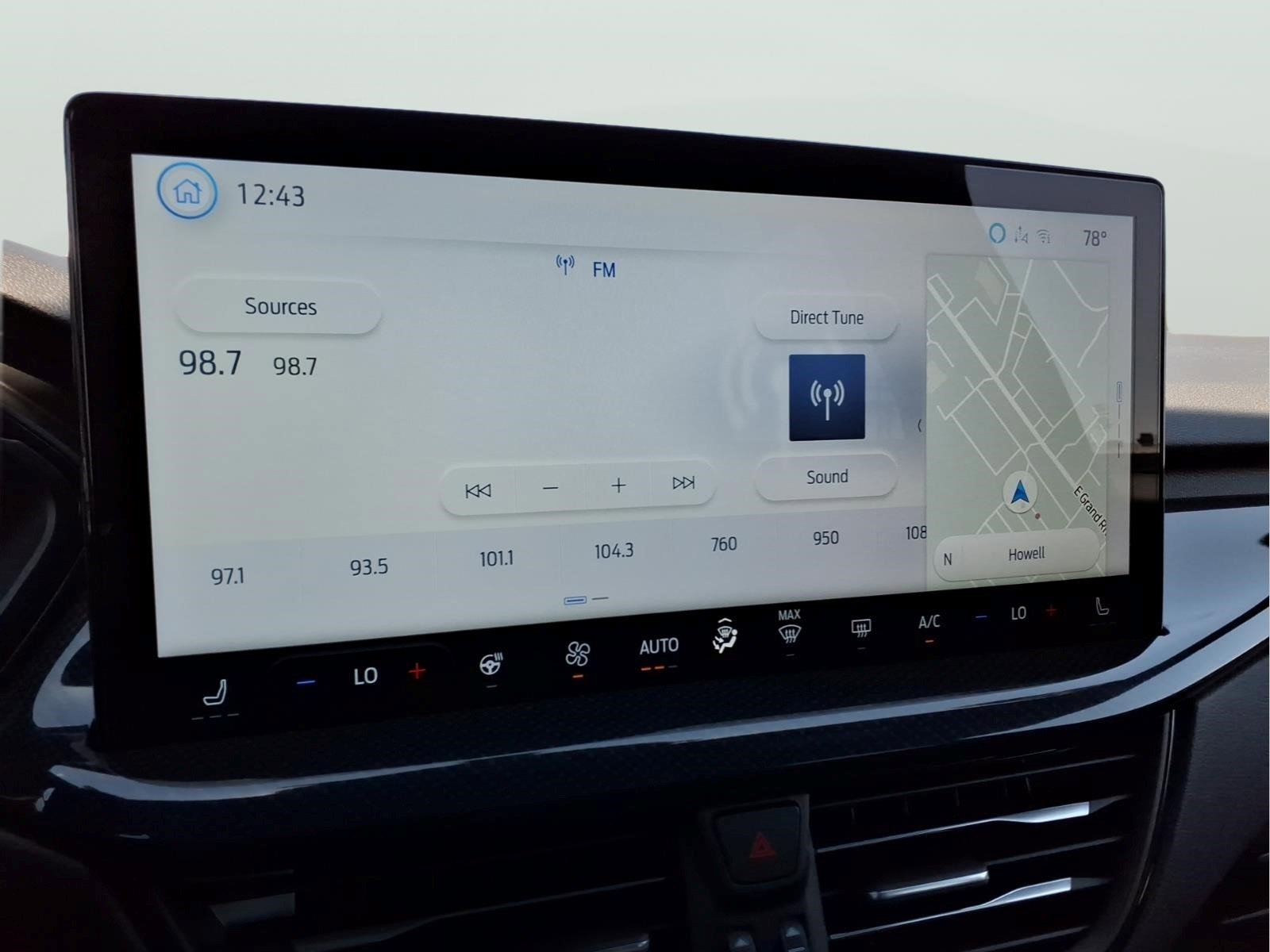 Used 2024 Ford Escape ST-Line w/ Tech Pack #1 AWD/4WD image 19