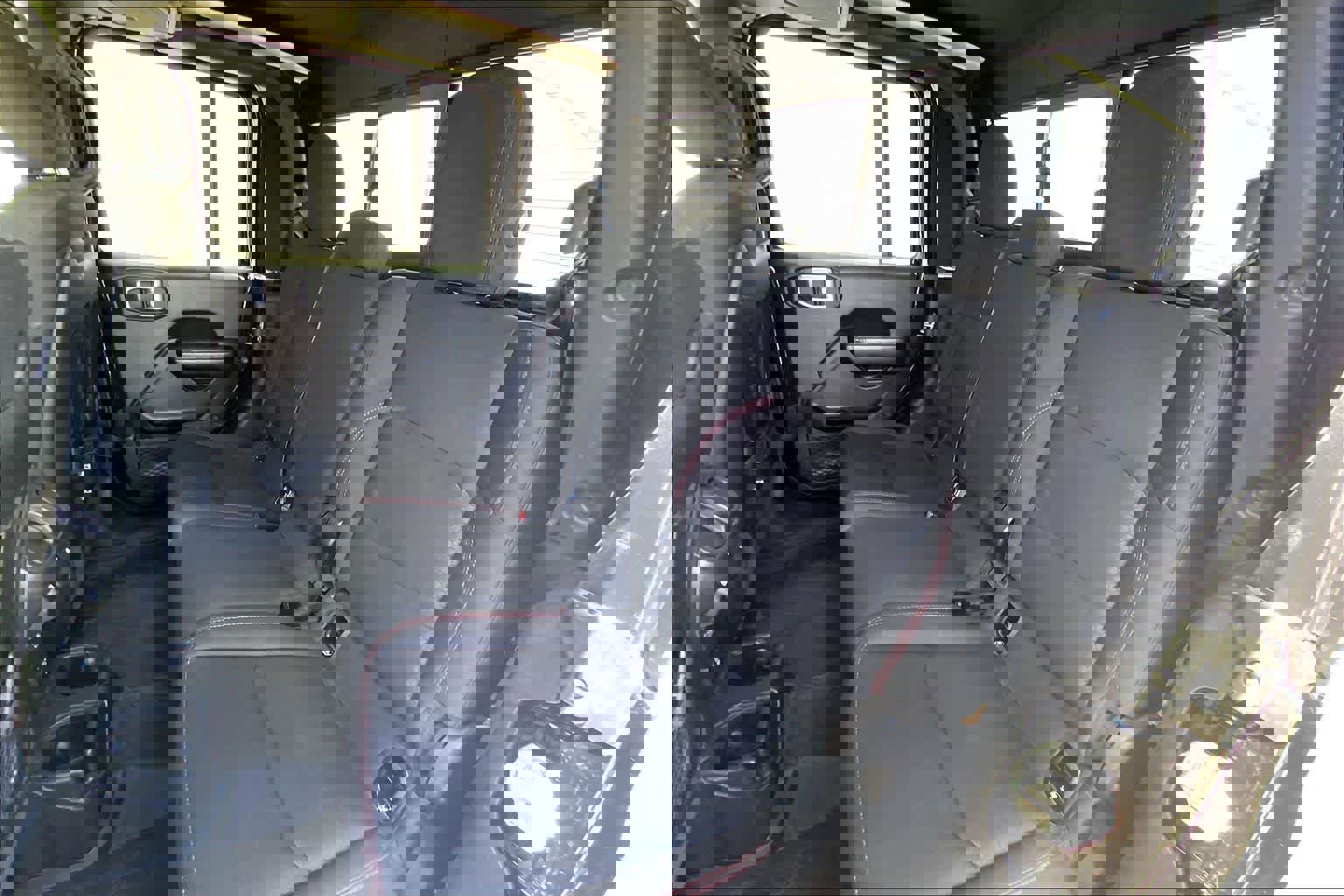 Used 2021 Jeep Gladiator Rubicon AWD/4WD image 29