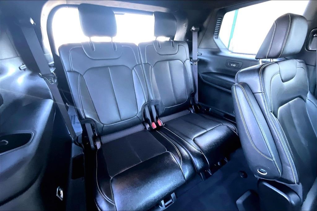 Used 2024 Jeep Grand Cherokee L Limited w/ Luxury Tech Group II image 28