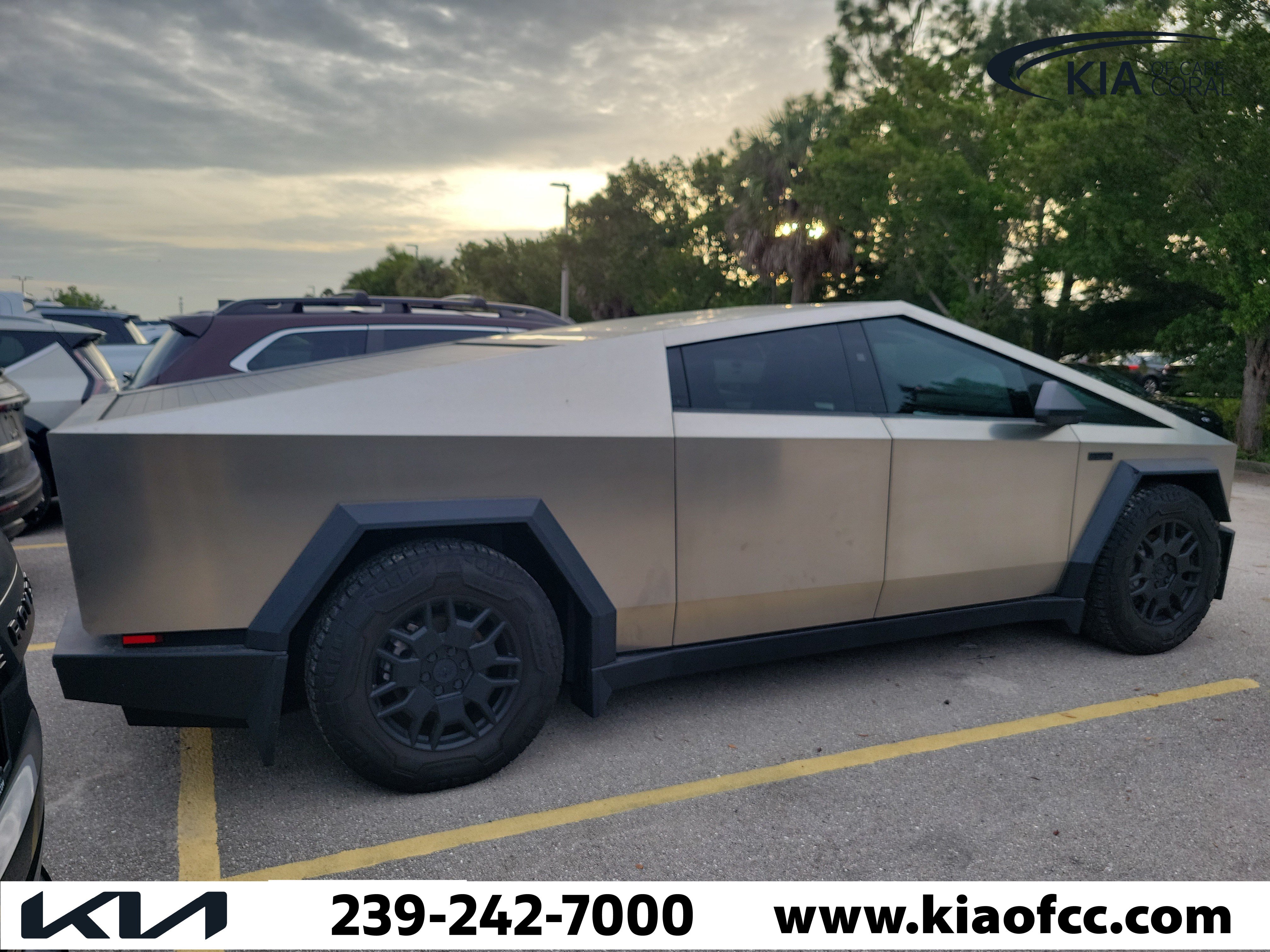 Used 2024 Tesla Cybertruck Cyberbeast AWD/4WD image 6