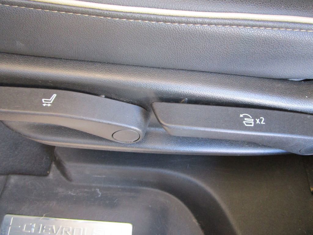 Used 2021 Chevrolet Tahoe Premier w/ Premium Package image 15