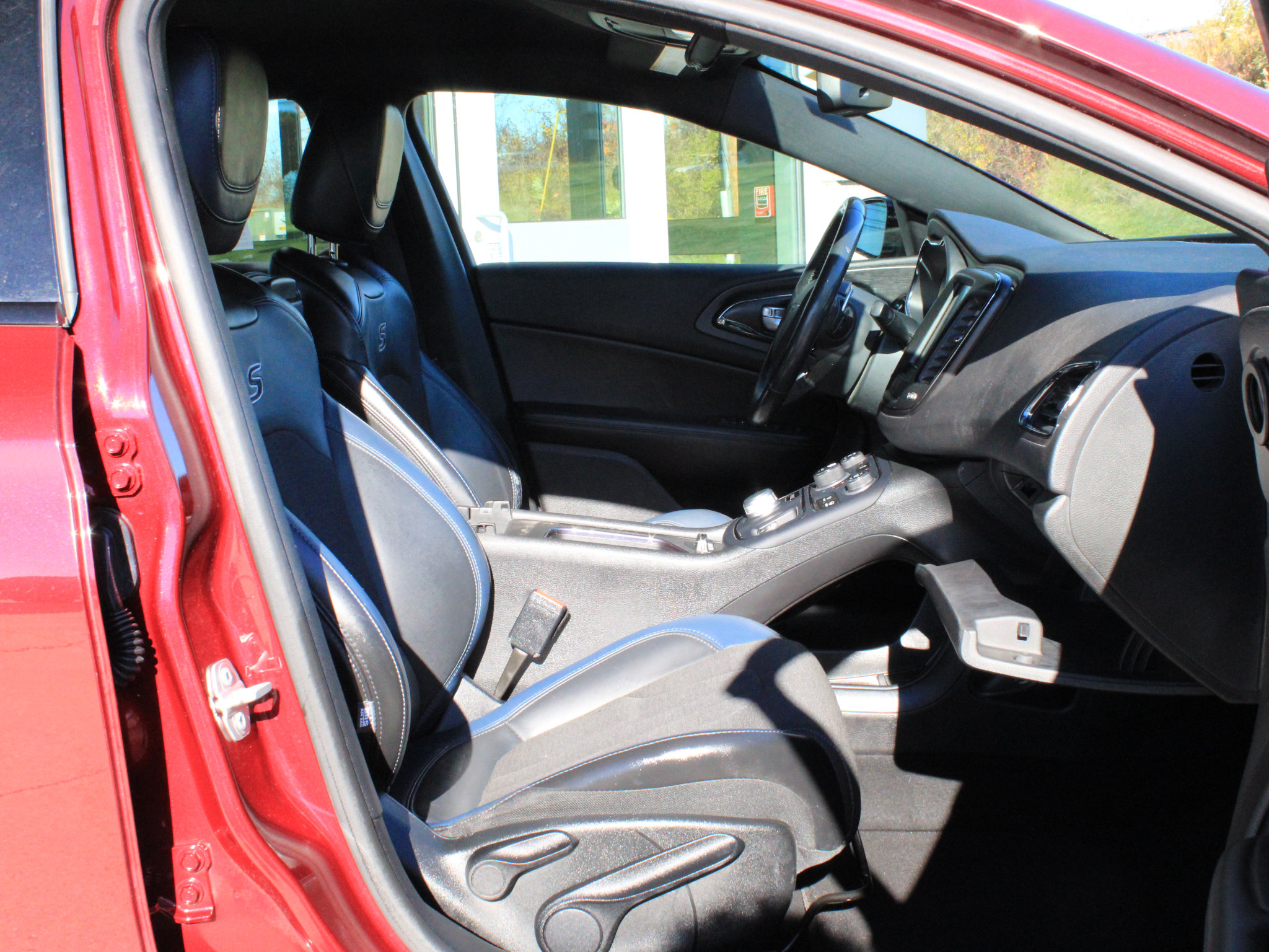 Used 2016 Chrysler 200 S w/ Comfort Group FWD image 24