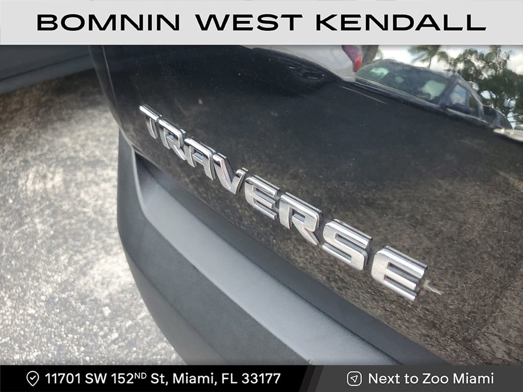 Used 2023 Chevrolet Traverse LS image 7