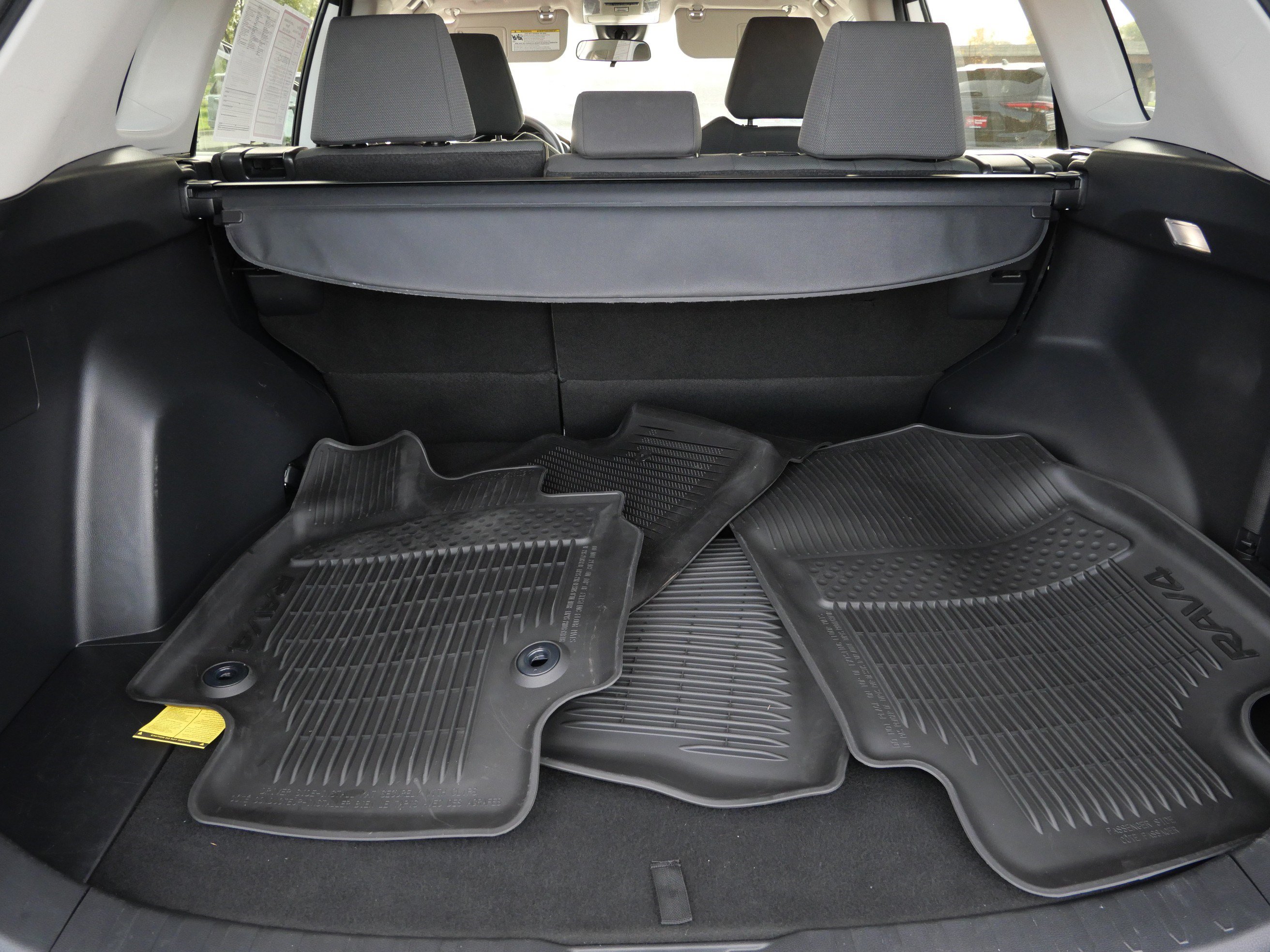 Used 2024 Toyota RAV4 XLE AWD/4WD image 18