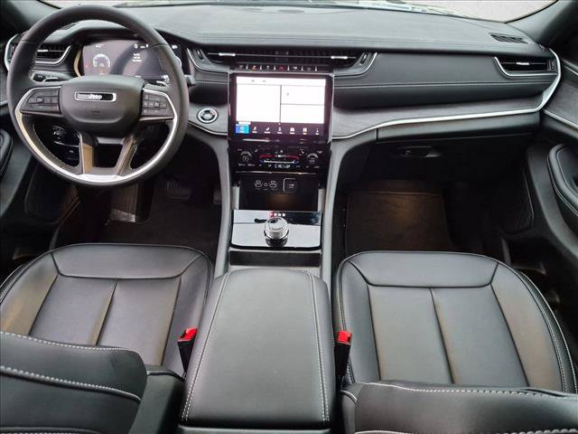 Used 2025 Jeep Grand Cherokee Limited RWD image 14