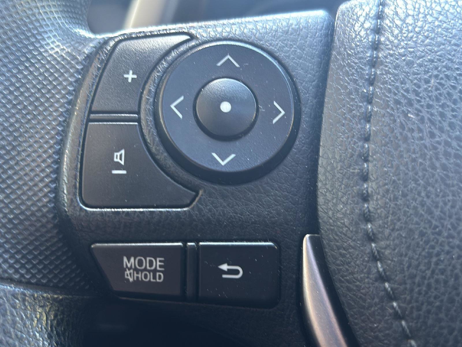 Used 2013 Toyota RAV4 XLE AWD/4WD image 9