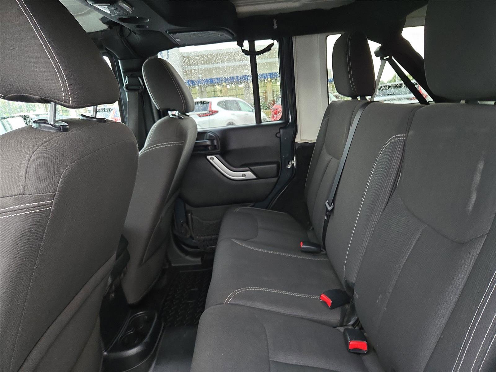 Used 2017 Jeep Wrangler Unlimited Sahara w/ Connectivity Group image 20