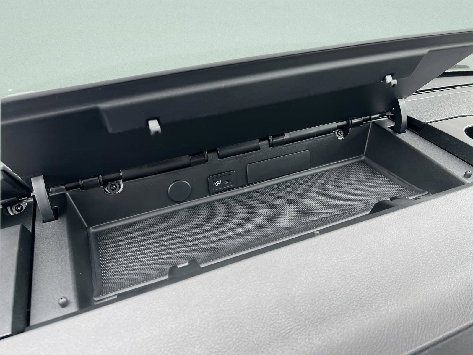 Used 2024 Mercedes-Benz Sprinter 2500 image 43