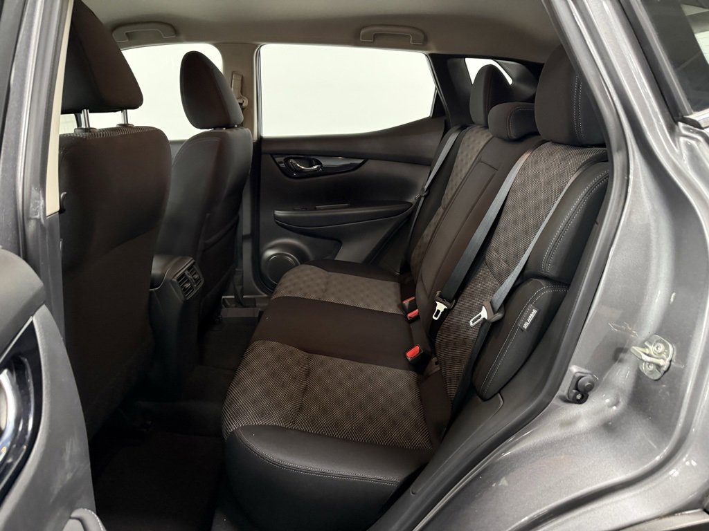 Used 2020 Nissan Rogue Sport SV image 17