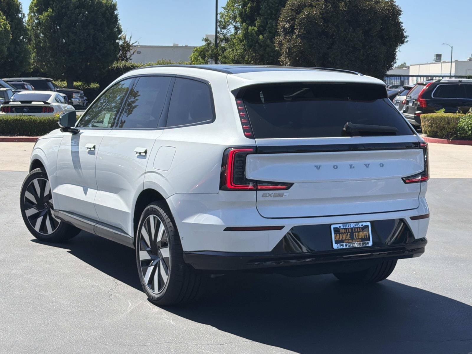 New 2026 Volvo EX90 Ultra AWD/4WD image 5