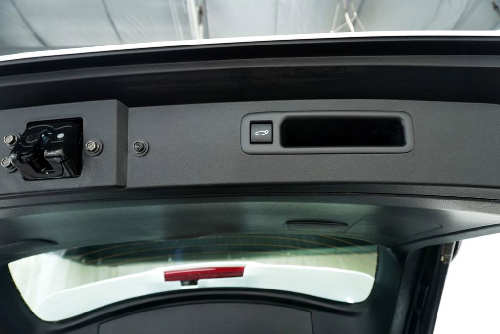 Certified 2026 Toyota Highlander Platinum AWD/4WD image 7