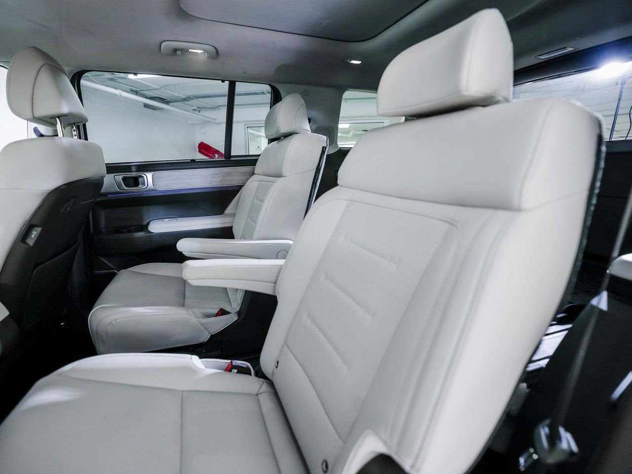 Used 2025 Hyundai Santa Fe Calligraphy image 25