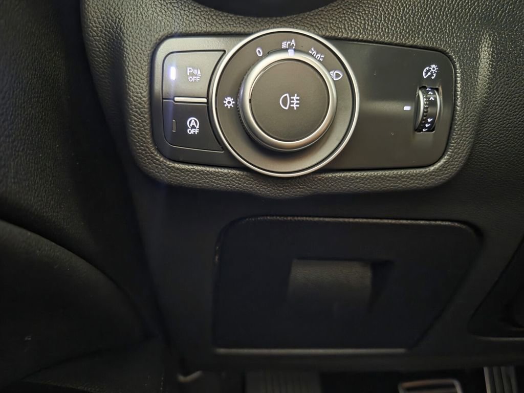 Used 2024 Alfa Romeo Stelvio Veloce image 20