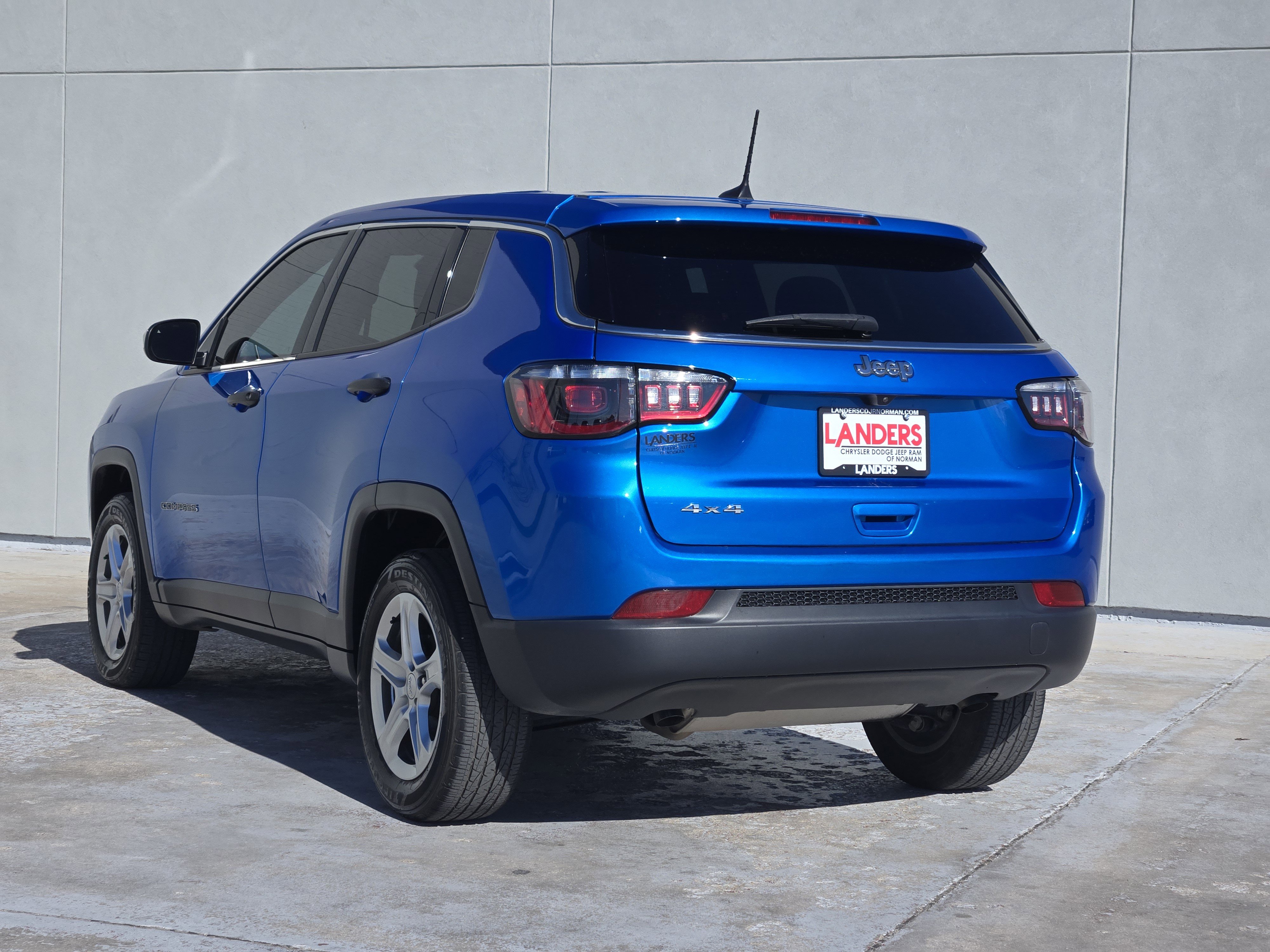 Used 2023 Jeep Compass Sport image 6