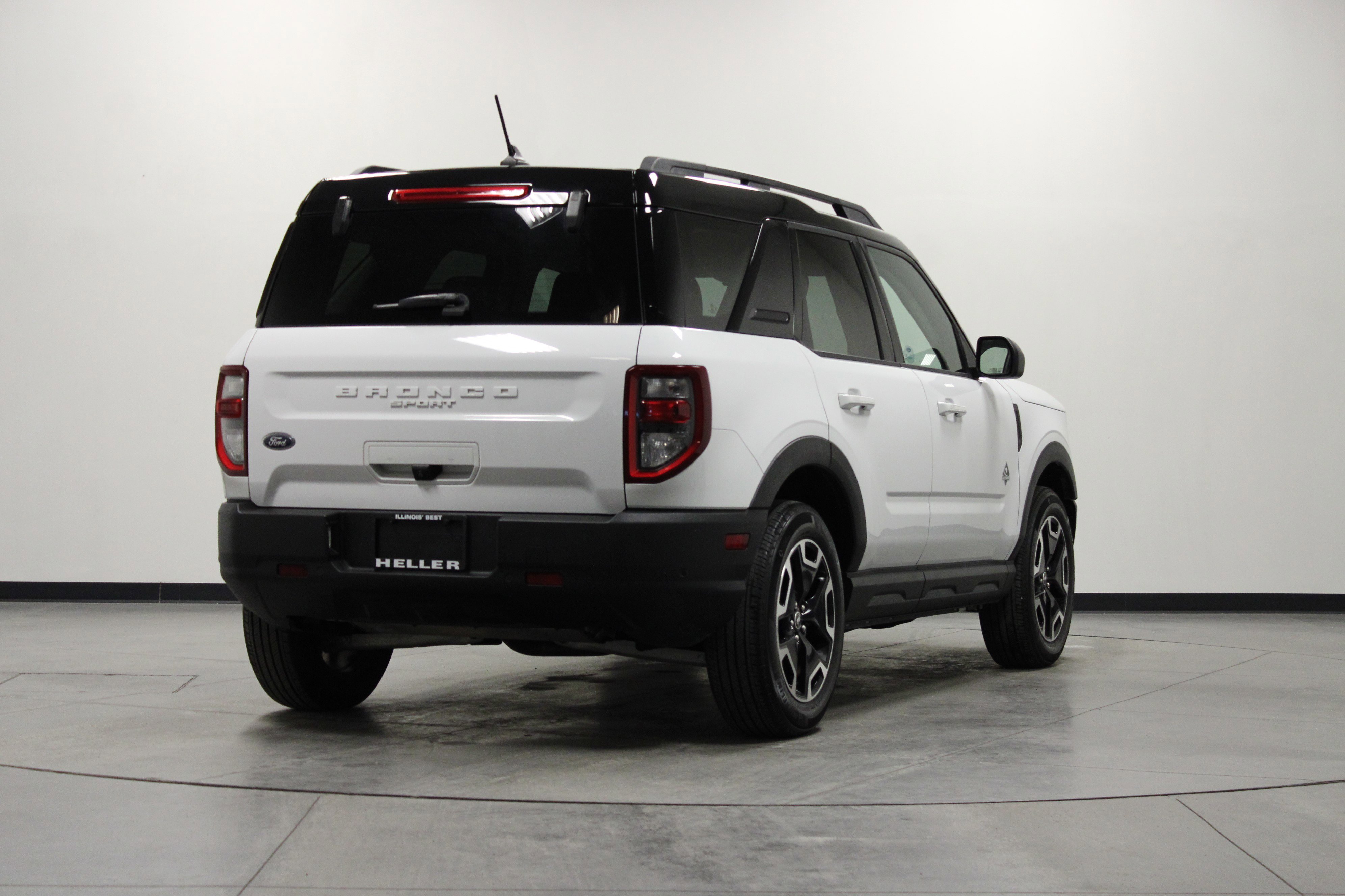 Used 2021 Ford Bronco Sport Outer Banks image 4