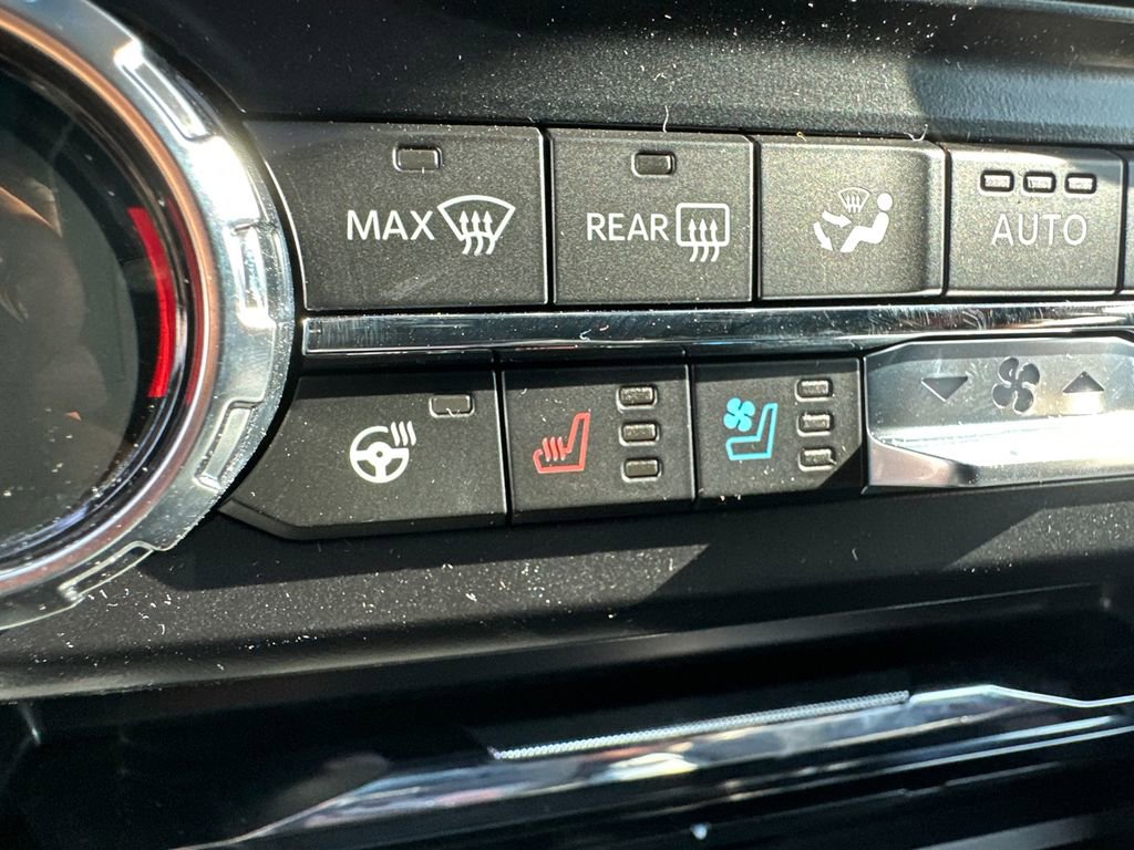 New 2026 Ford F250 Lariat w/ Black Appearance Package image 29