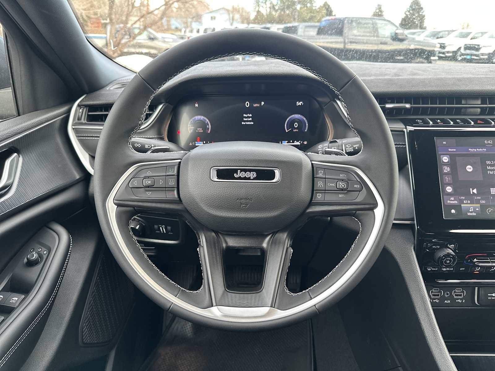 New 2025 Jeep Grand Cherokee Laredo image 11