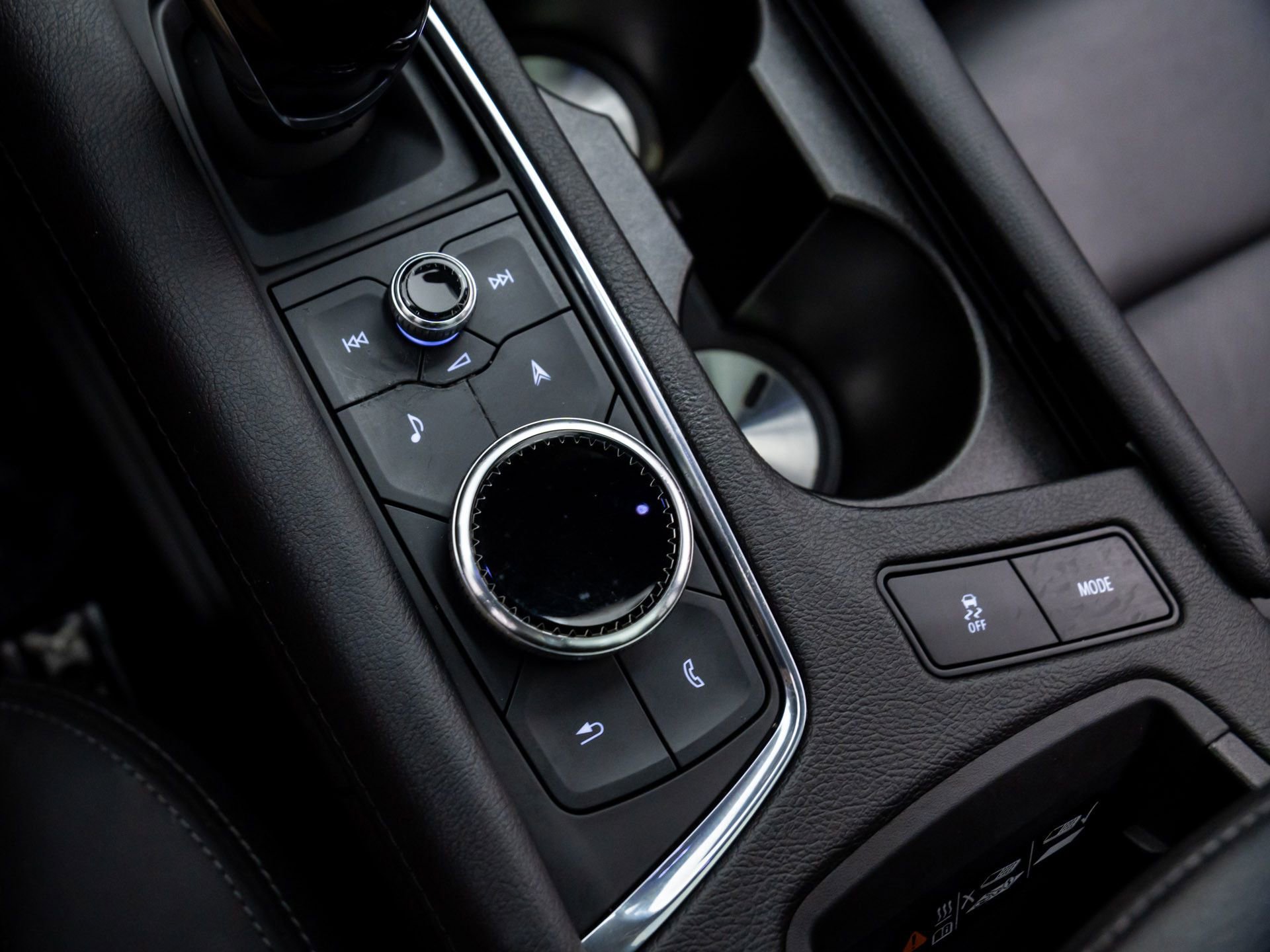 Certified 2022 Cadillac XT5 Sportv w/ LPO, Floor Liner Package image 21