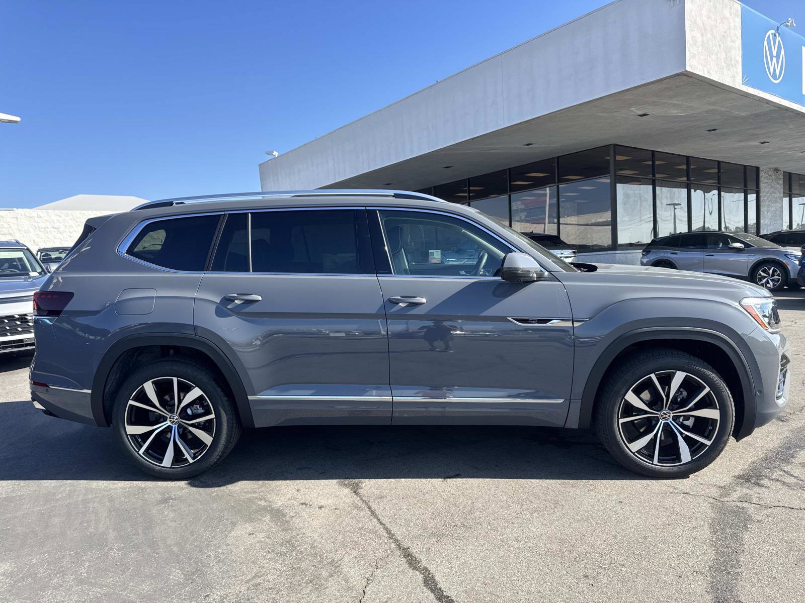 New 2026 Volkswagen Atlas SEL Premium R-Line image 6