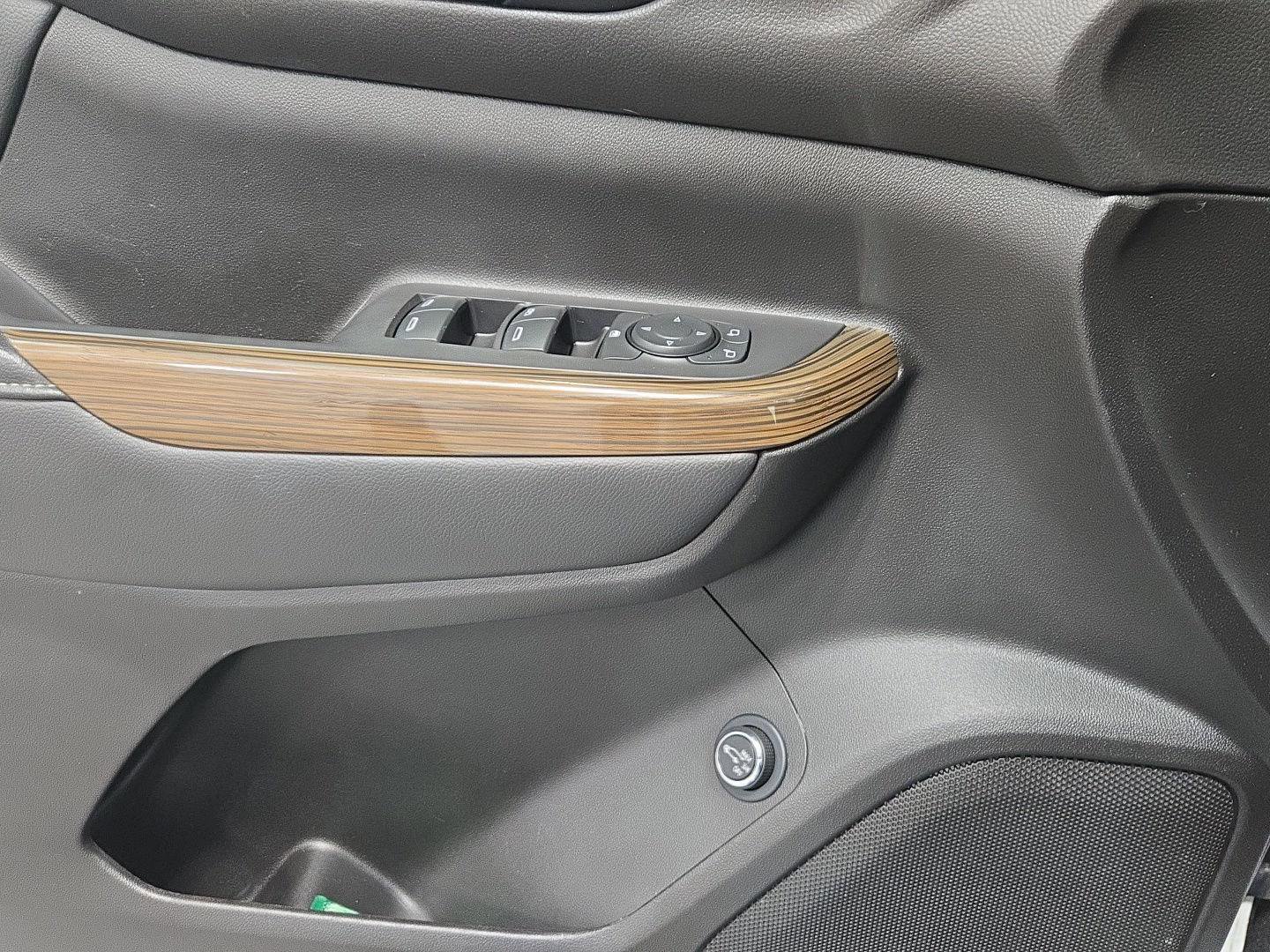 Used 2021 GMC Acadia SLE w/ Driver Convenience Package image 15