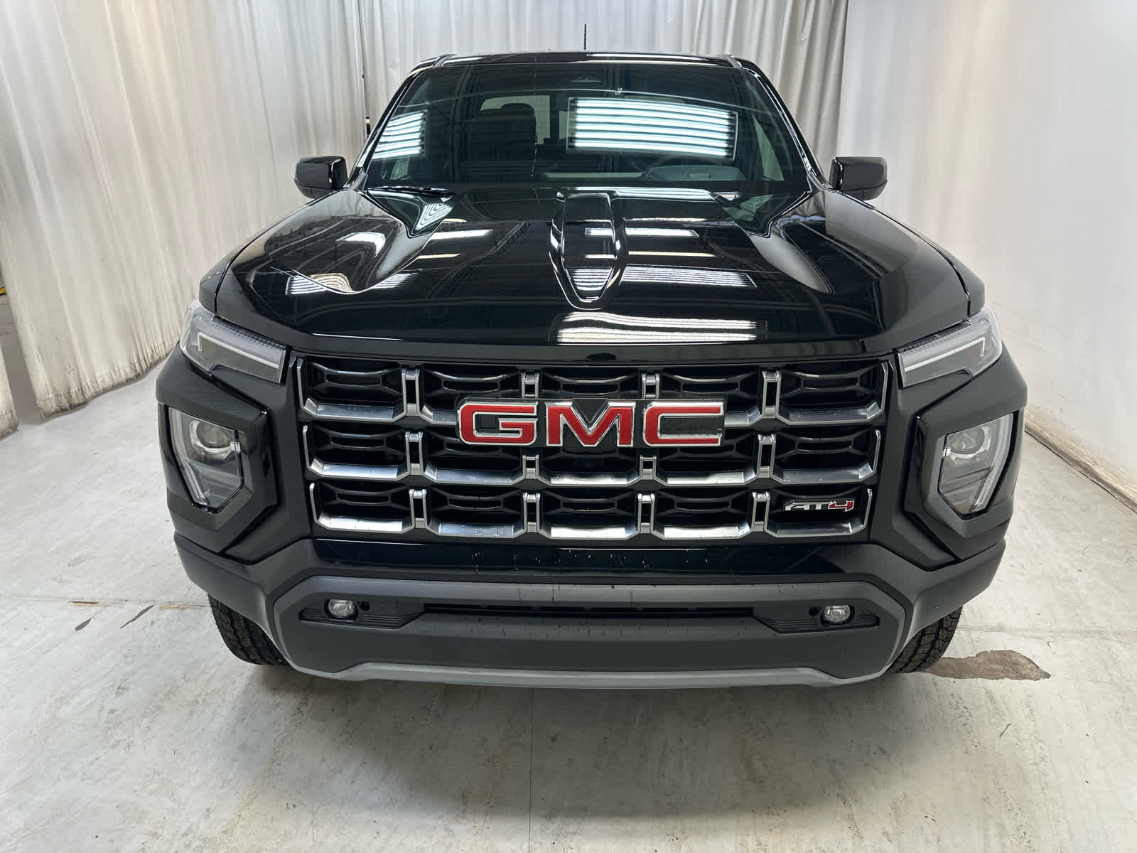 New 2026 GMC Canyon AT4 image 2