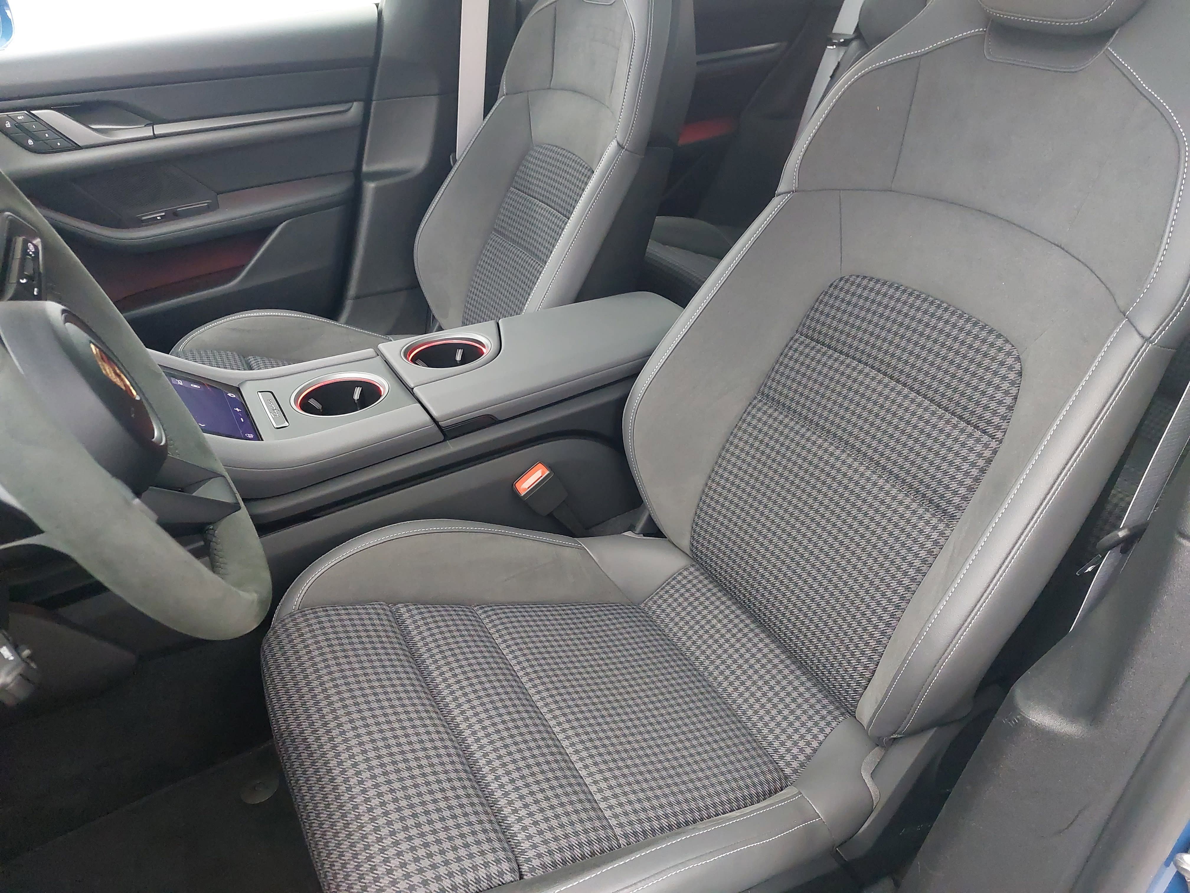 Certified 2025 Porsche Taycan image 5