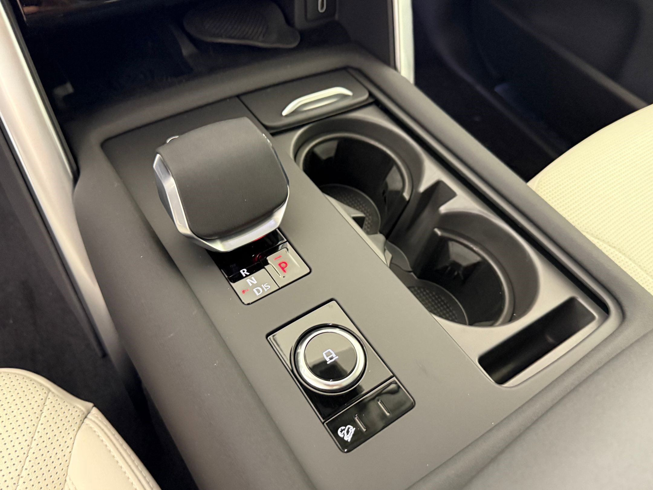 New 2026 Land Rover Discovery S AWD/4WD image 26
