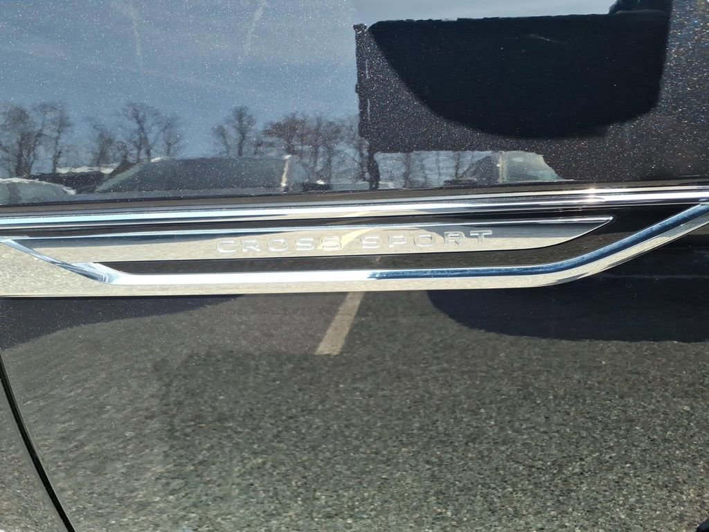 Used 2024 Volkswagen Atlas Cross Sport SE image 8