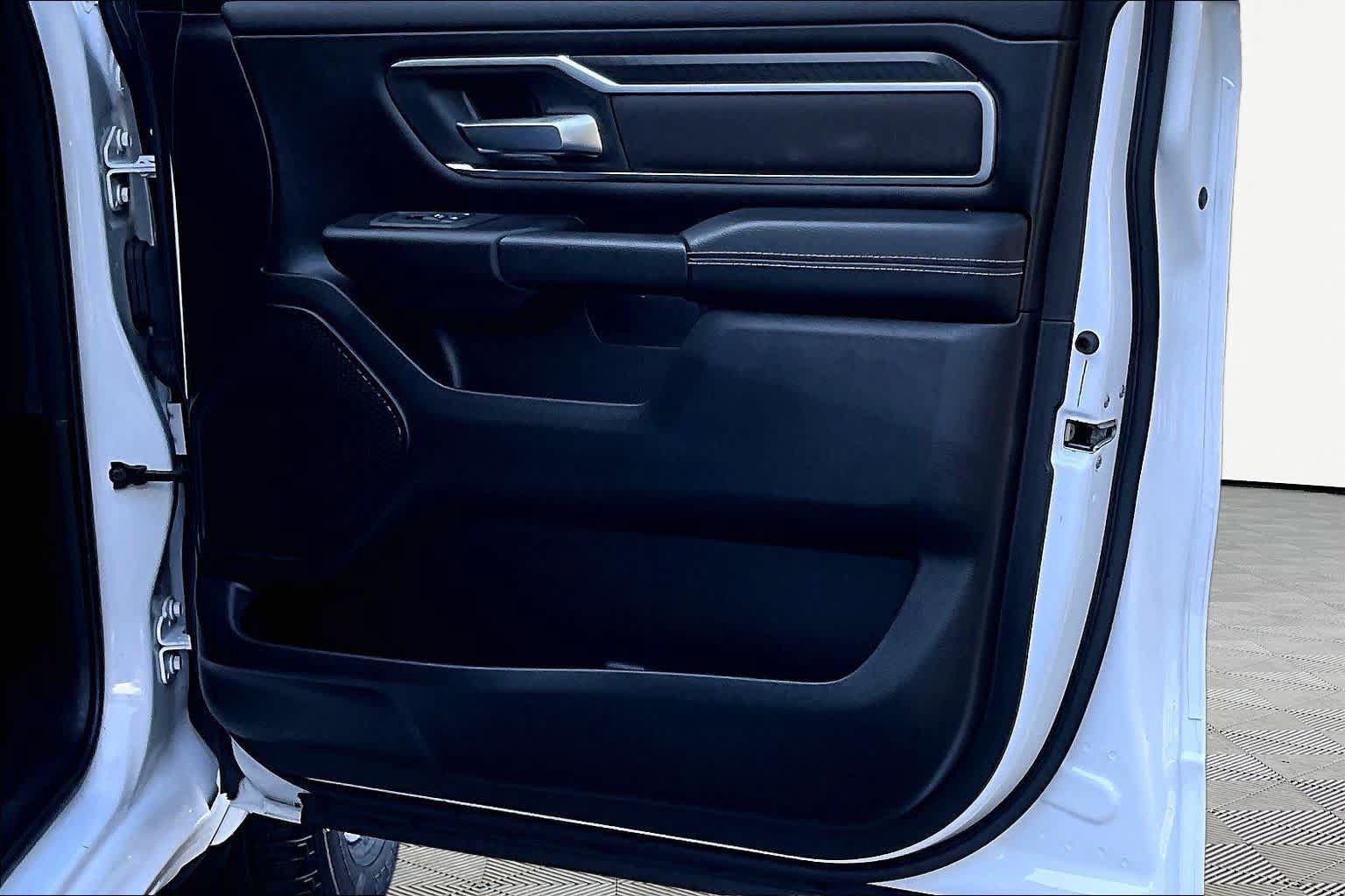 Used 2025 RAM 1500 Big Horn AWD/4WD image 23