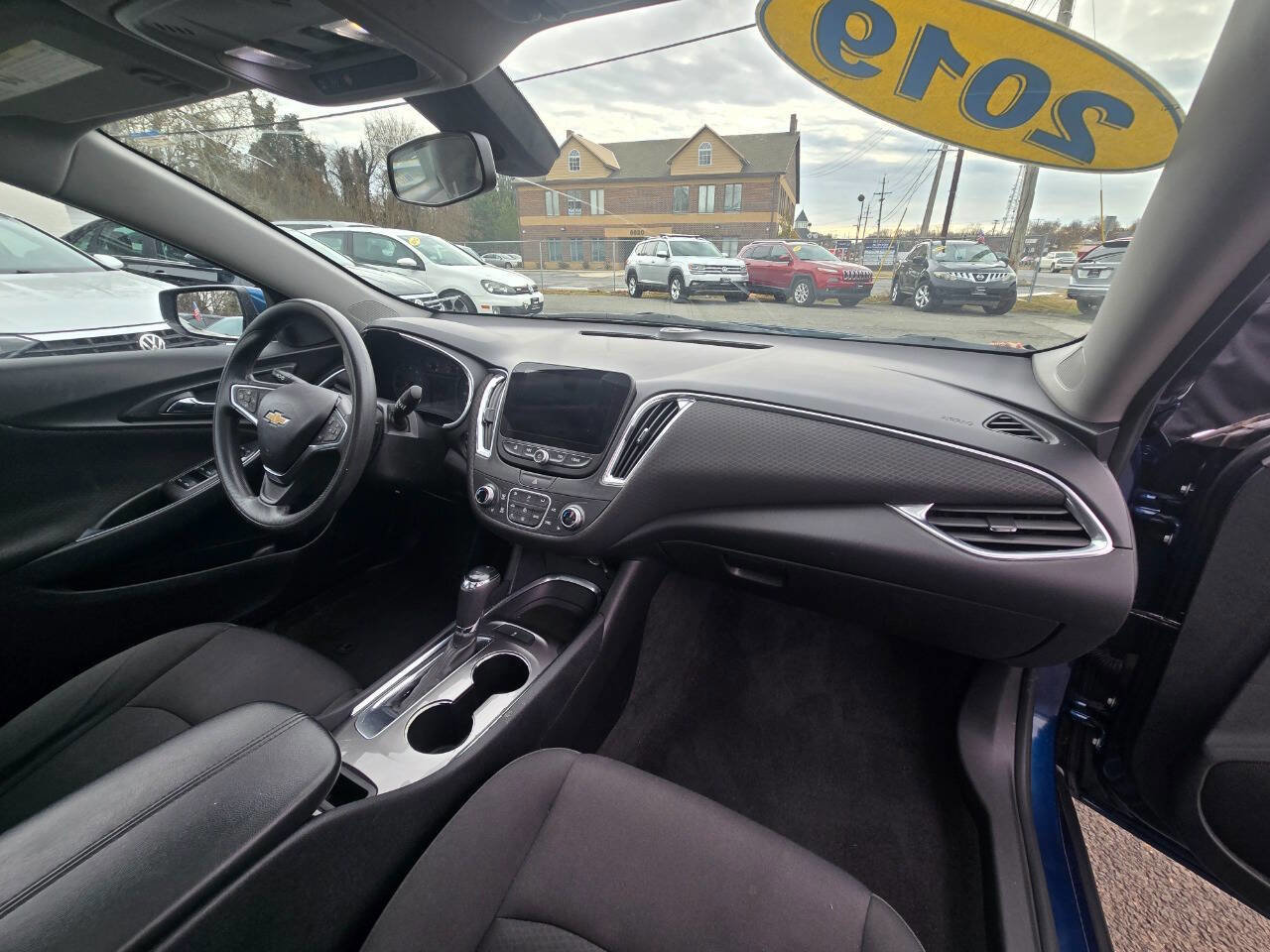 Used 2019 Chevrolet Malibu LT FWD image 35