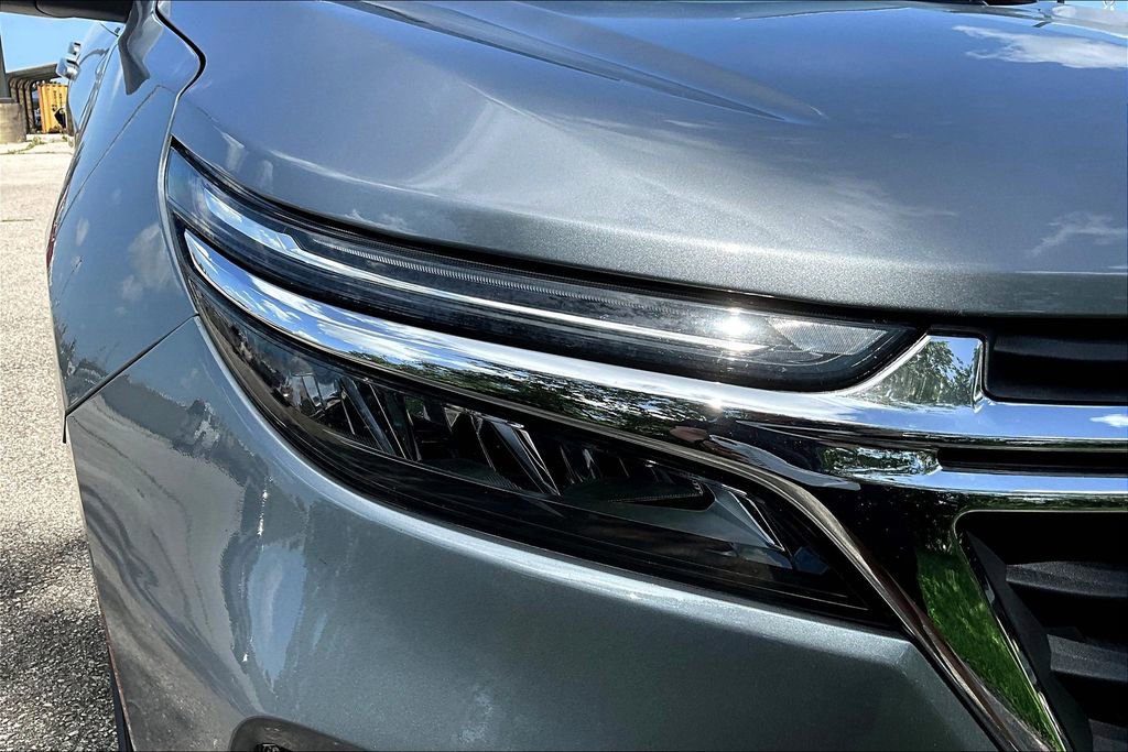 Used 2023 Chevrolet Equinox LT w/ Driver Convenience Package AWD/4WD image 41