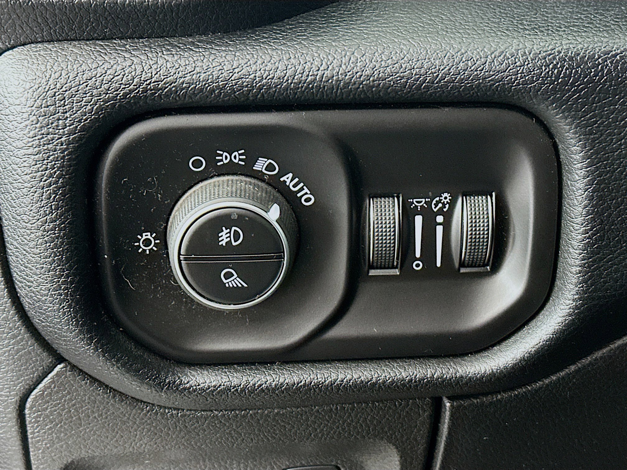 Used 2020 RAM 1500 Laramie image 17