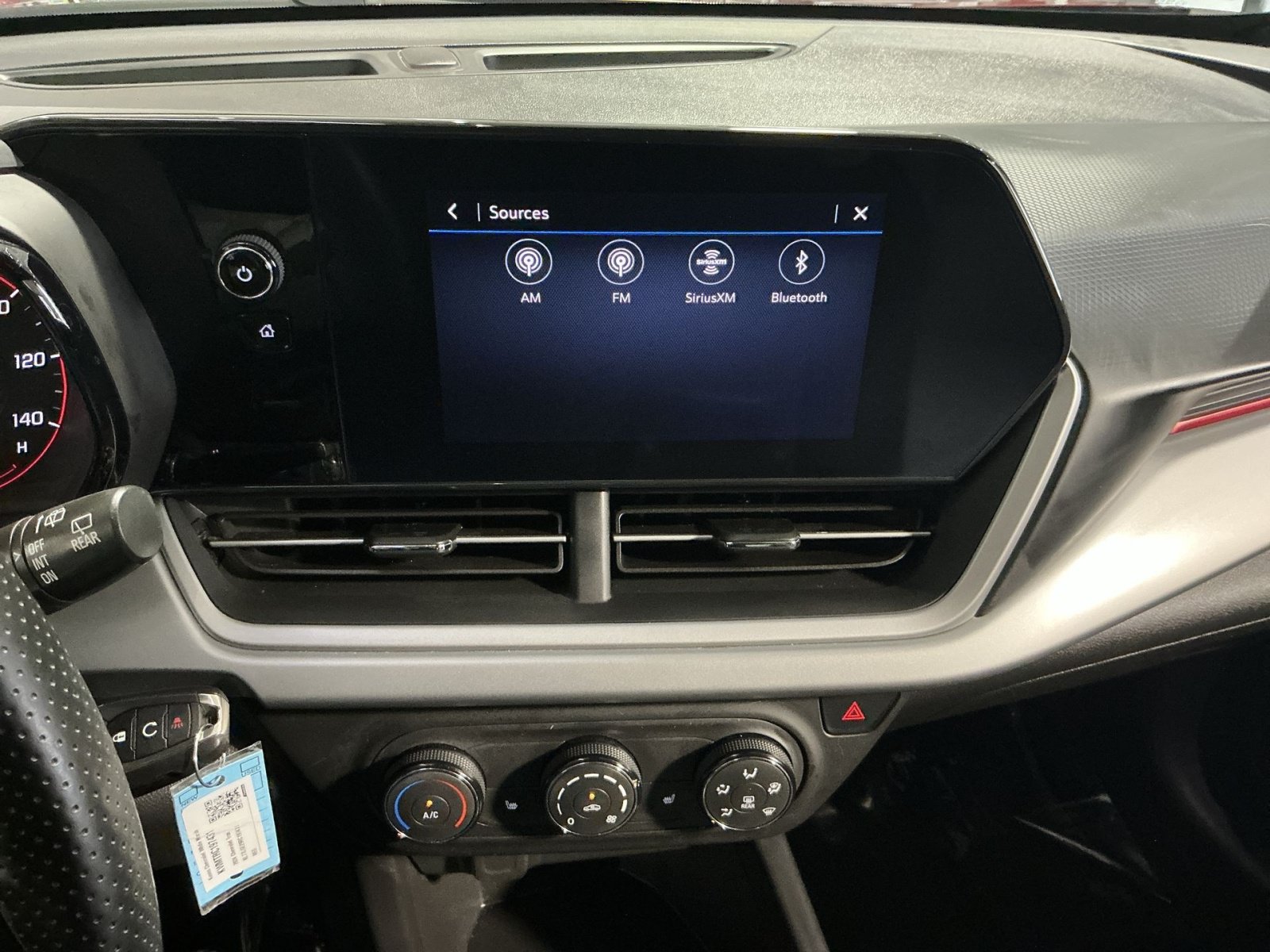 Used 2024 Chevrolet Trax RS FWD image 19