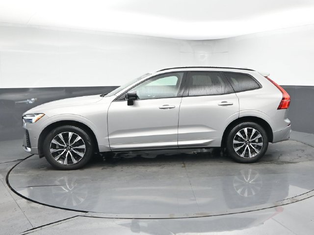 Used 2024 Volvo XC60 B5 Plus w/ Protection Package Premier AWD/4WD image 4