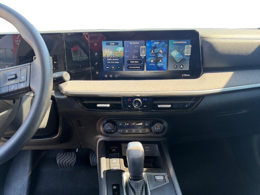 Used 2026 Nissan Kicks SV w/ SV Premium Package FWD image 12