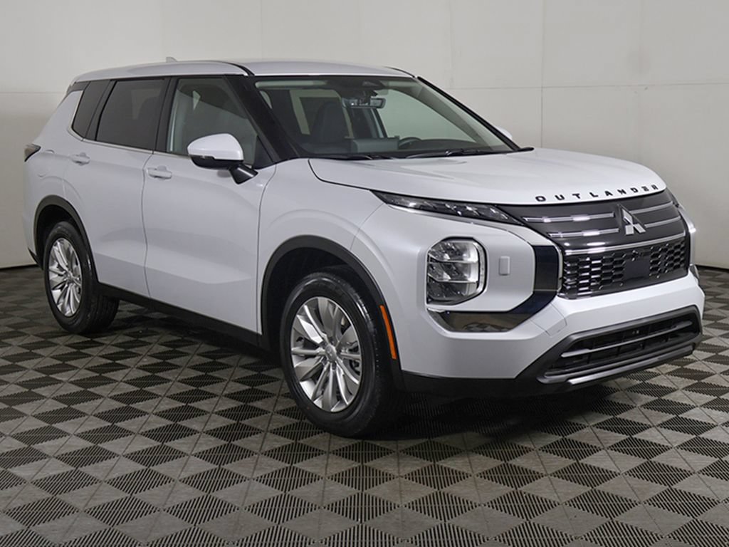 New 2026 Mitsubishi Outlander ES AWD/4WD image 2