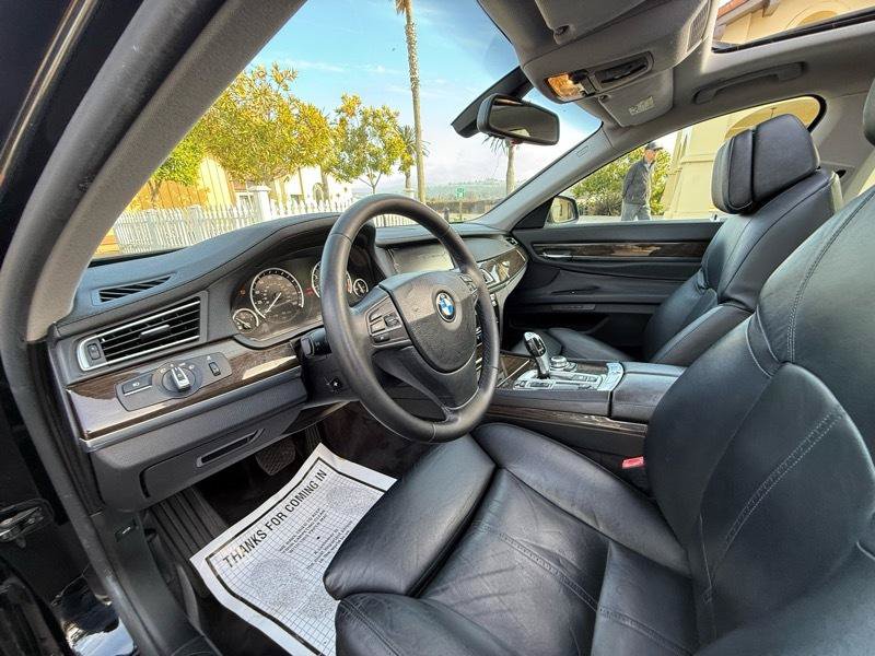 Used 2009 BMW 750i RWD image 40