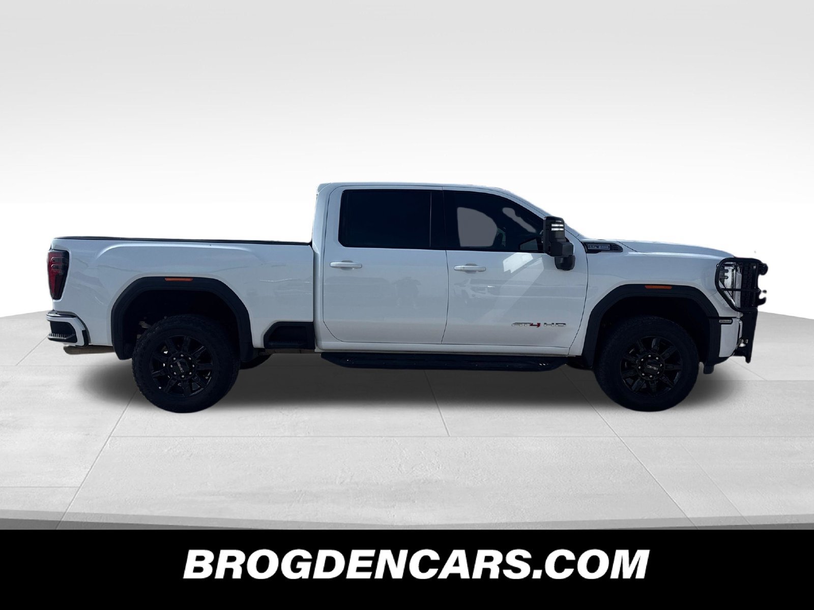 Used 2026 GMC Sierra 3500 AT4 AWD/4WD image 2