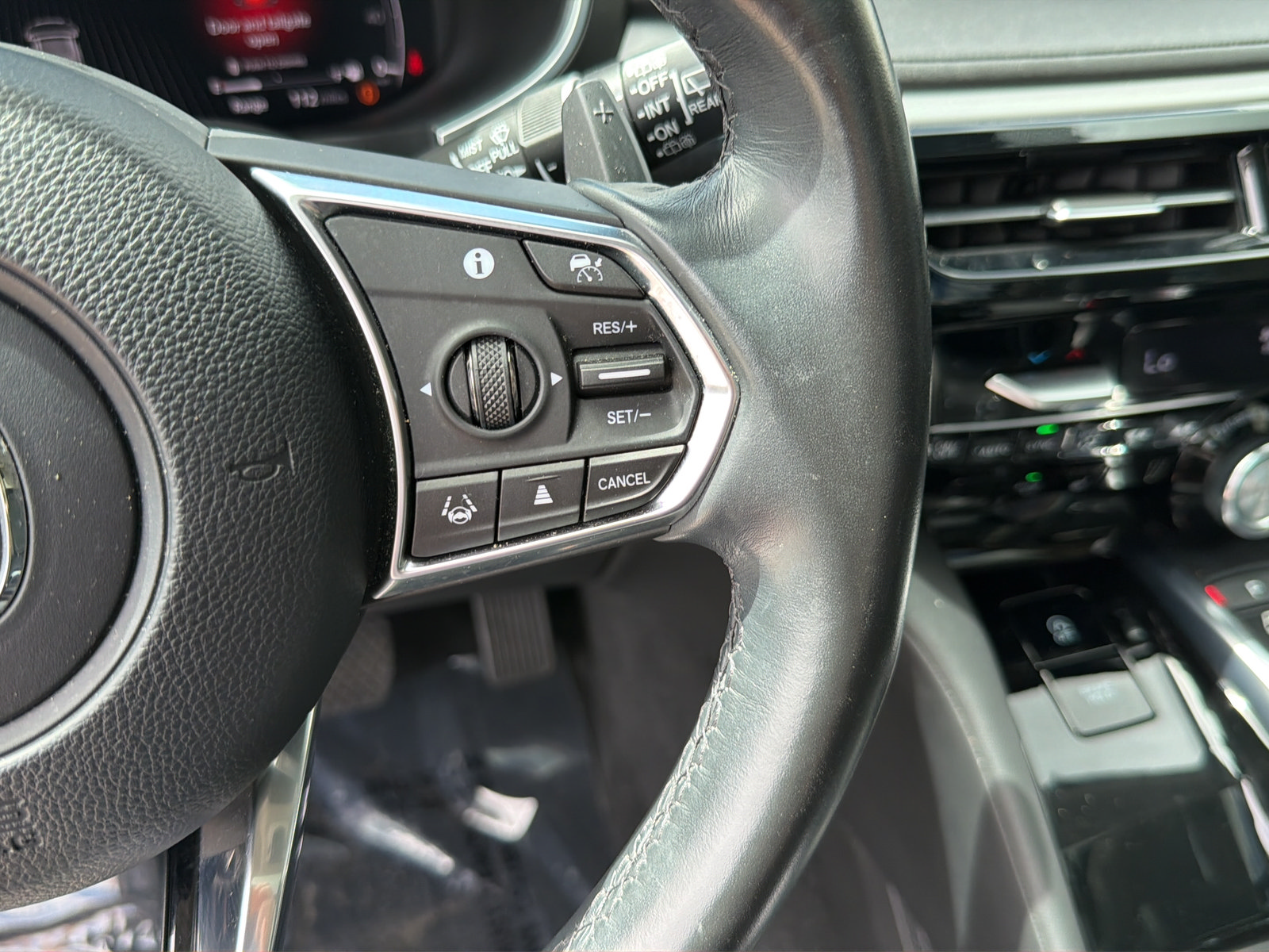 Used 2024 Acura MDX w/ Technology Package FWD image 19