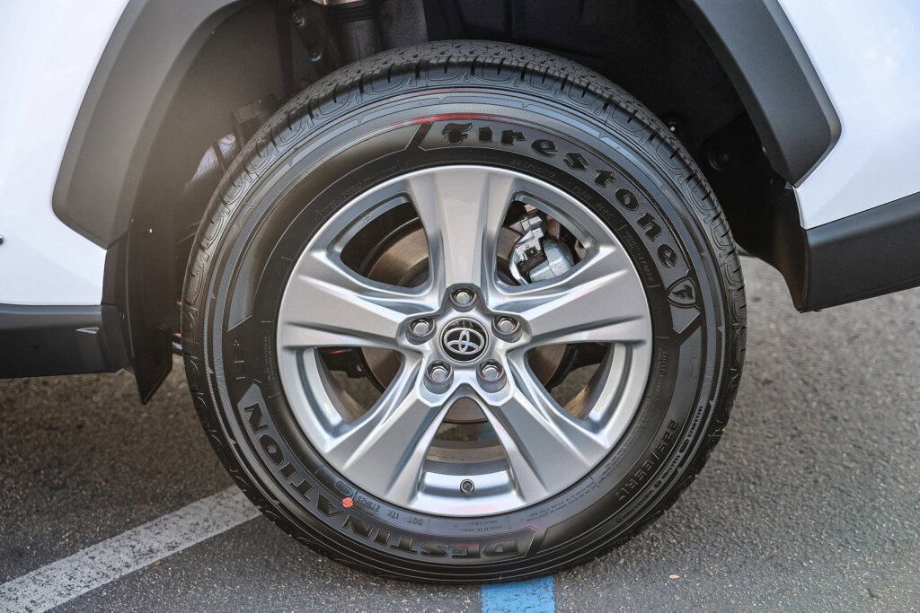 Certified 2025 Toyota RAV4 LE image 28