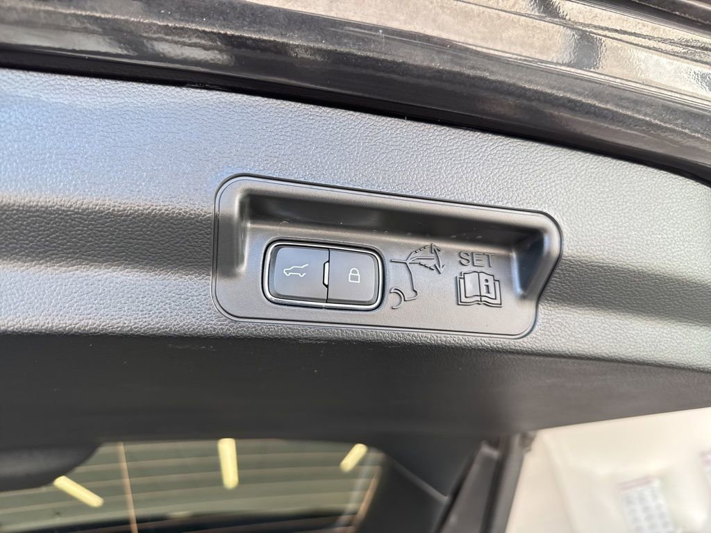 Used 2024 Ford Explorer XLT w/ Equipment Group 202A AWD/4WD image 22