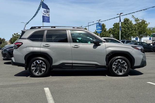 Used 2026 Subaru Forester Premium AWD/4WD image 3