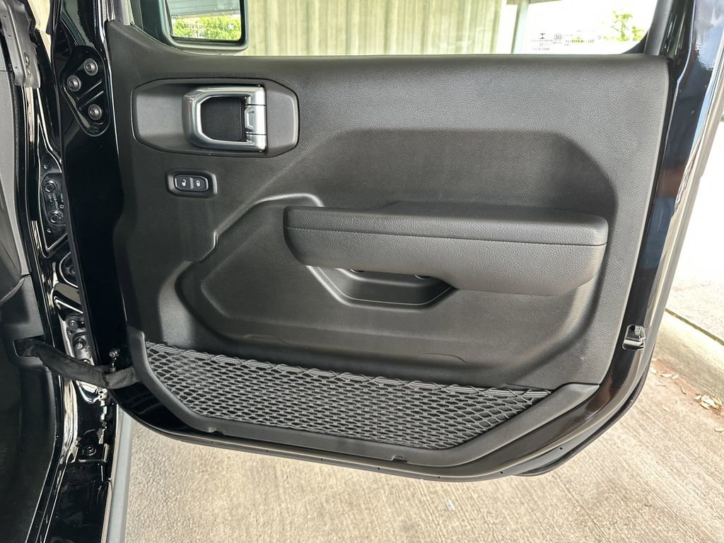 Used 2022 Jeep Wrangler Unlimited Rubicon image 34