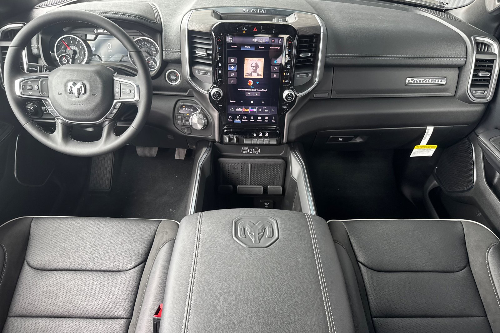New 2026 RAM 1500 Laramie AWD/4WD image 12