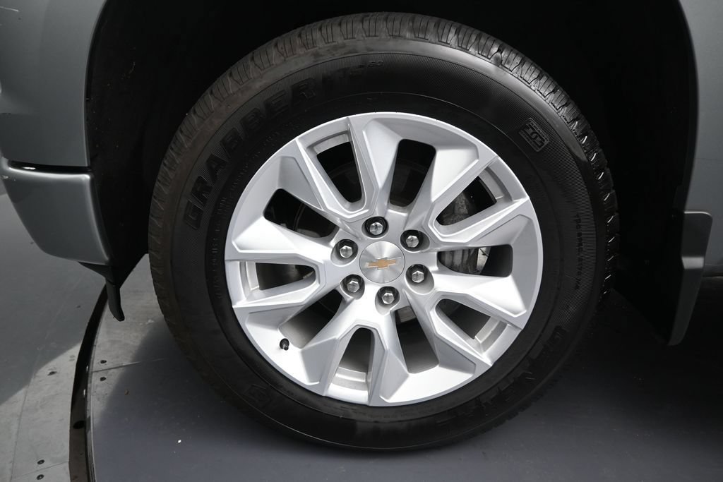 Used 2026 Chevrolet Silverado 1500 Custom RWD image 10